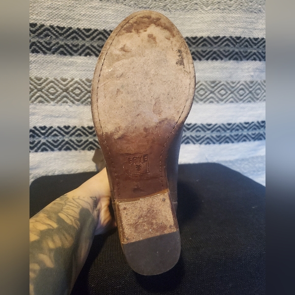 Frye Carson boots, size 7.5 - Picture 4 of 7